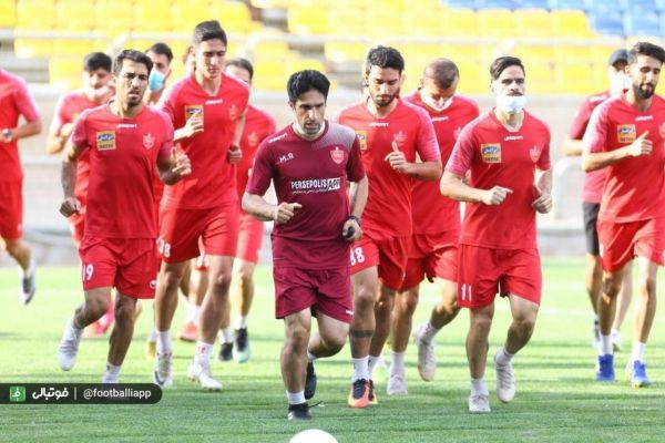 گلایه بازیکنان پرسپولیس از کمبود ظرفیت هواپیما در پرواز به دوحه چرا سپاهانیها با بویینگ رفتند