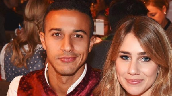  وداع احساسی همسر تیاگو با هواداران بایرن مونیخ