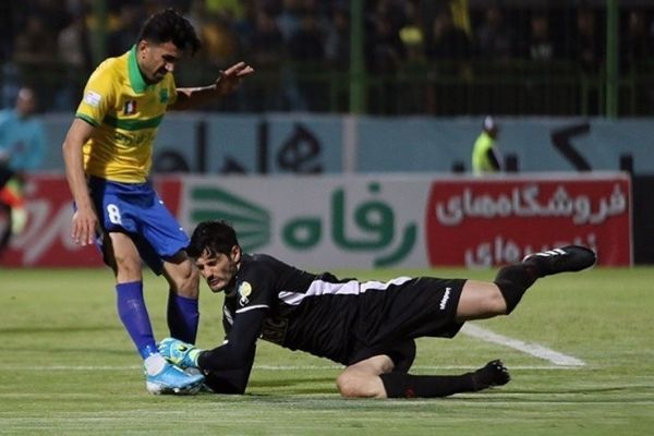  مؤمنی  فعلاً بیرون مانده‌ام چون در نیم‌فصل دوم نیمکت‌نشین بودم