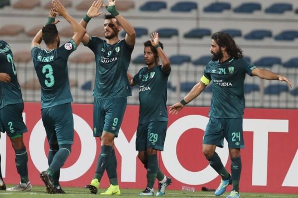 السومه برابر استقلال بازی میکند