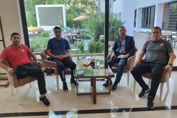  جلسه سرمربی تیم ملی با جواد نکونام