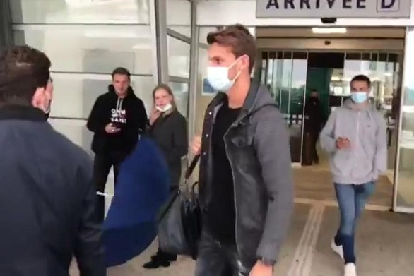 ورود مدافع یوونتوس به فرانسه برای عقد قرارداد با رِن