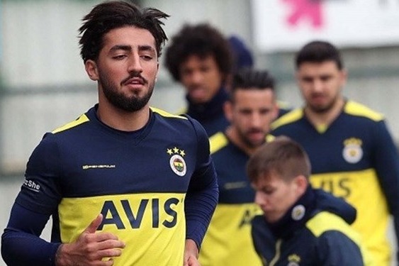 رونمایی زوریا اوکراین از صیادمنش مهاجم ایرانی شماره 90 بر تن می کند