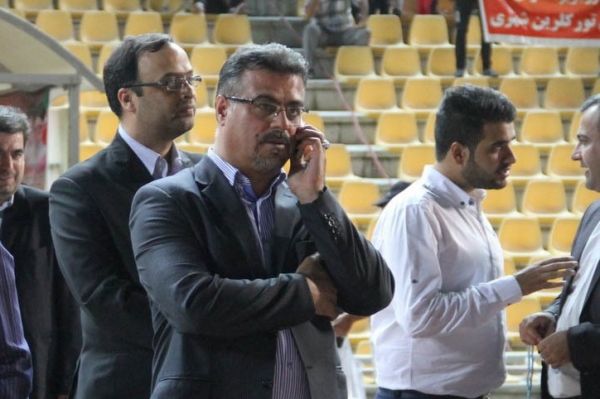 باجناق فکری از نساجی کنار گذاشته شد