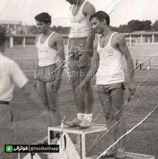  نوستالژی فوتبالی  تصویری ناب از زنده یاد استاد شجریان روی سکوی نایب قهرمانی رقابتهای پرش سه گام در سال ۱۳۴۶