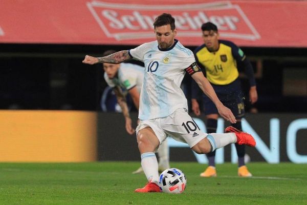 لیونل مسی به رکورد گلهای پله نزدیکتر شد