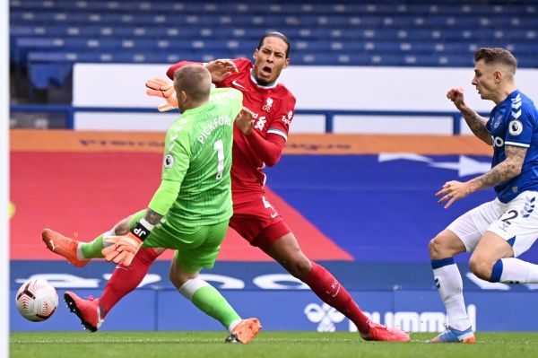  مصدومیت و تعویض فن دایک و فرار پیکفورد از پنالتی و اخراج