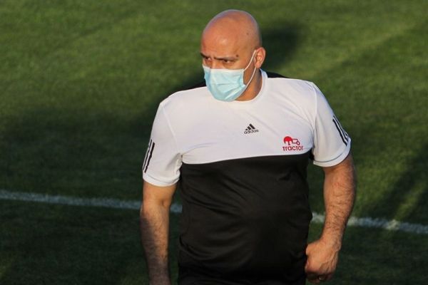  منصوریان  بازیکنی که ۲ ۵ میلیارد می‌ارزد، از یک تیم صنعتی ۶ میلیارد گرفت