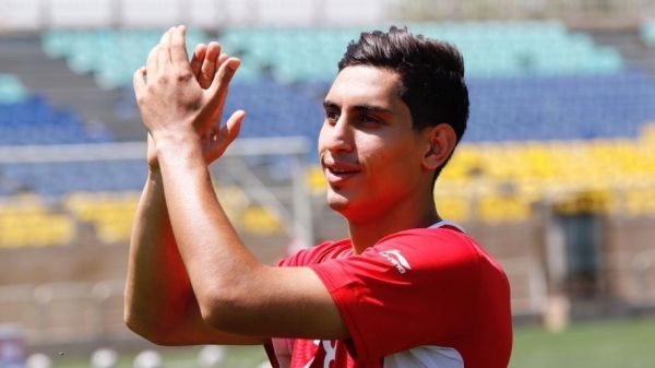 مذاکره شبانه استقلال با محمد نادری