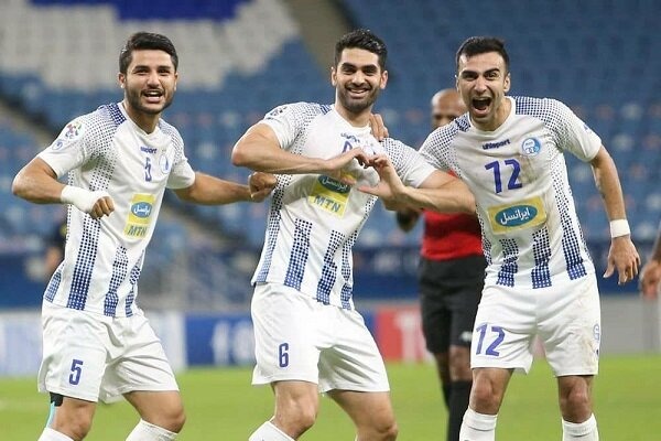 پیشکسوت استقلال علی کریمی در استقلال بماند برای خودش بهتر است