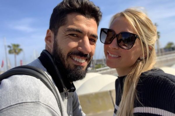  هدیه بامزه و کنایه آمیزی که لوئیز سوارز از همسرش دریافت کرد