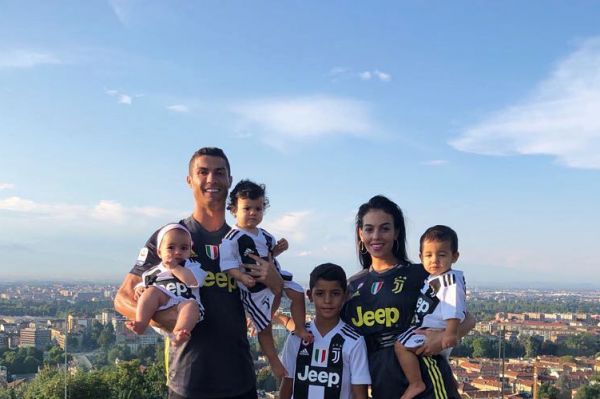  آخرین شرایط کرونایی رونالدو، نامزدش و فرزندانش از زبان مادر کریستیانو