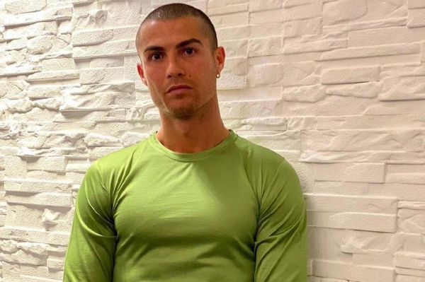 چه کسی از کریستیانو رونالدو در قرنطینه عکس میگیرد