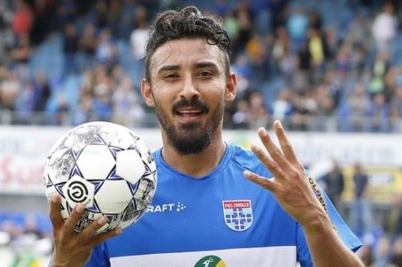  هفته هفتم اردیویزه  قوچان نژاد در ترکیب اصلی زووله مقابل توئنته