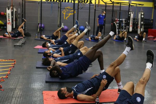  گزارش تمرین صبح استقلال   غیبت مرفاوی و بازگشت ماساژورها  میلیچ به ایفمارک رفت