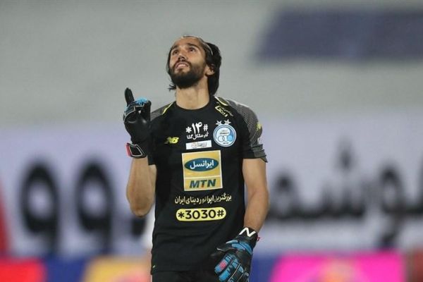 حسینی همه کار کردم تا پزشکان استقلال برگردند