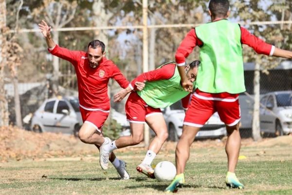  گزارش تمرین شهرخودرو  صحبت های رحمتی با بازیکنان و تمرین ویژه برای دروازه‌بان‌های تیم