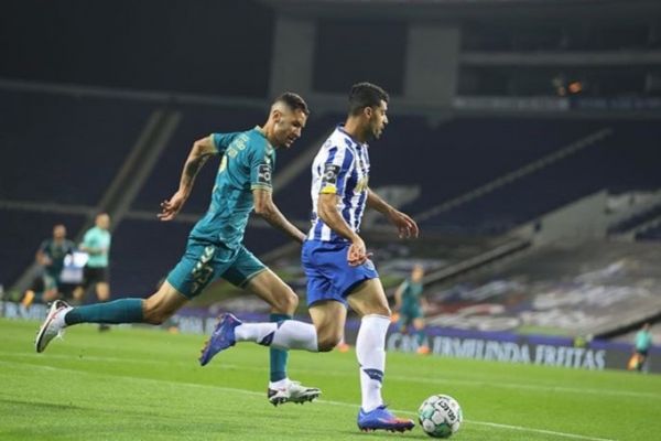  ژست برنده طارمی بعد از خرد کردن مارسی عکس