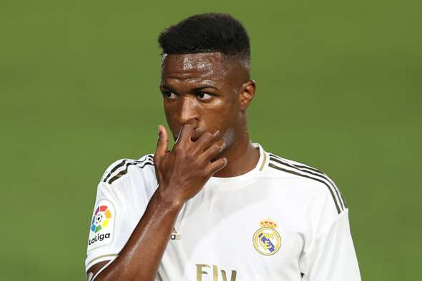 وینیسیوس رابطه خوبی با بنزما دارم به فلامینگو برخواهم گشت