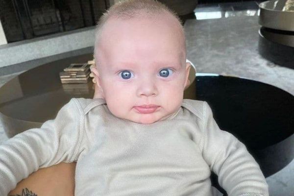  تصویری بامزه از پسر کوچک راموس؛ ماکسیموی چشم آبی