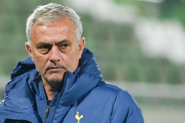  مورینیو  تاتنهام می‌تواند قهرمان هر کشوری باشد اما نه انگلیس