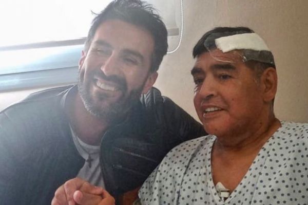 اولین تصویر از مارادونا پس از جراحی؛ سلام دیگو