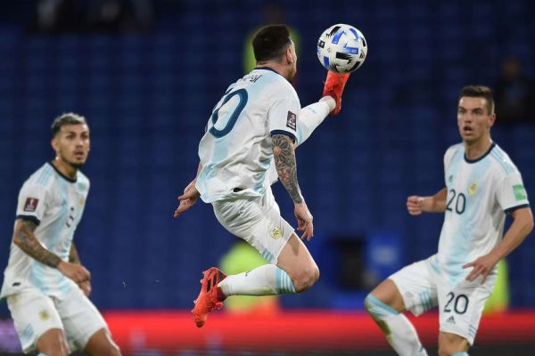 حرکت جالب مسی مقابل پاراگوئه استپ کاراتهای