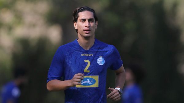 دلیل ثبت نشدن قرارداد نادری با استقلال؛ تی ام اس یا عدم پرداخت پیش قرارداد