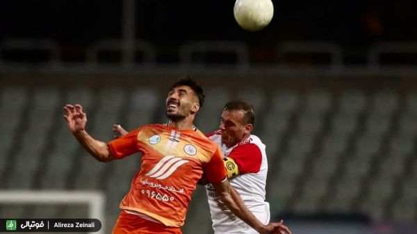  معاون وزارت بهداشت  لیگ برتر تعطیل نمی‌شود