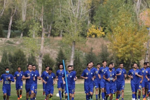  گزارش تمرین استقلال  حضور یک بازیگر و گفت‌وگوی یزدانی با کادر فنی