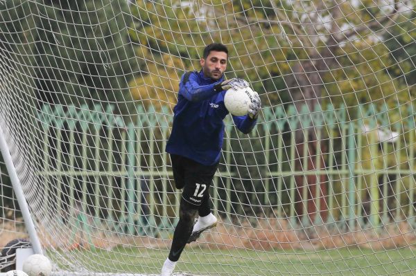 رشید مظاهری خطاب به نماینده مددی من فقط یک بار قرارداد امضا میکنم