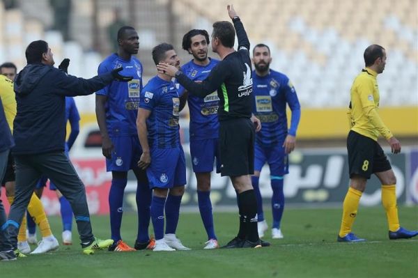 اعتراض رسمی باشگاه استقلال به انتخاب زاهدیفرد برای دیدار مقابل فولاد