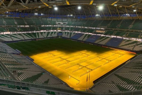  ترمیم چمن در قطر با خورشید مصنوعی