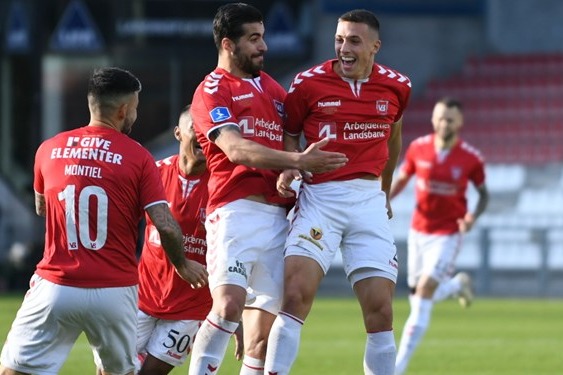  هفته نهم لیگ دانمارک  عزت اللهی در ترکیب وایله مقابل بروندبی