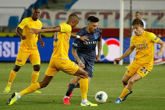  هفته نهم سوپرلیگ ترکیه  پیروزی ترابزون اسپور در غیاب حسینی