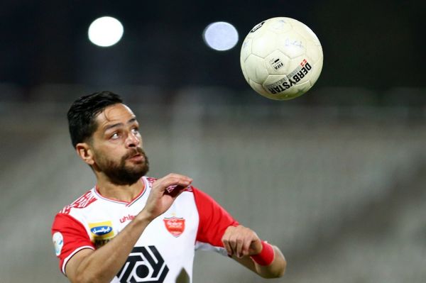  کمال کامیابی نیا با پرسپولیس تمدید کرد
