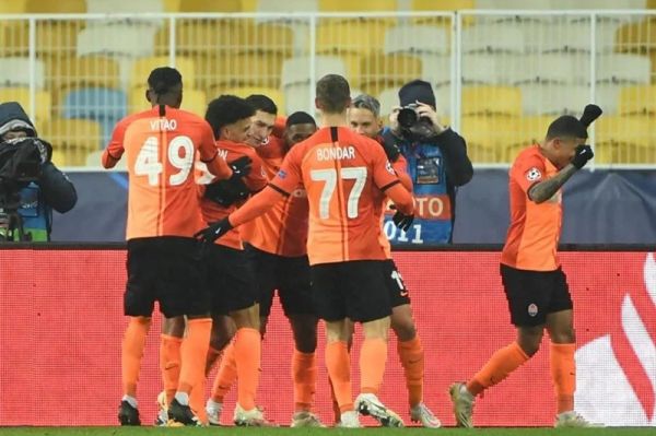 رئال مادرید باز هم به شاختار باخت سرنوشت صعود کهکشانیها به هفته آخر کشیده شد