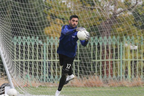مصدومیت دروازهبان استقلال جدی نیست