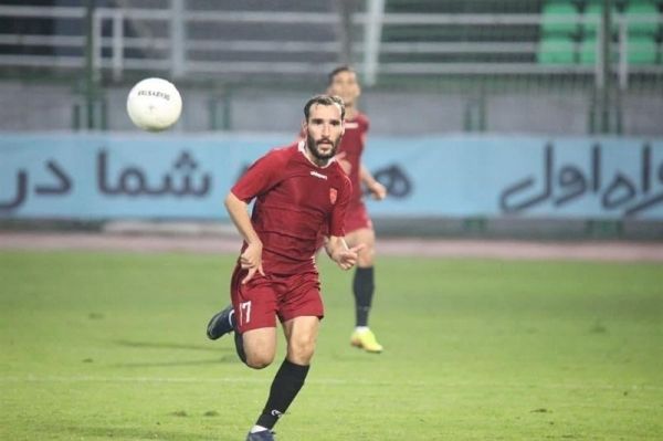 هافبک شهر خودرو بازی با ذوبآهن تمام شد، باید به فکر شکست دادن استقلال باشیم