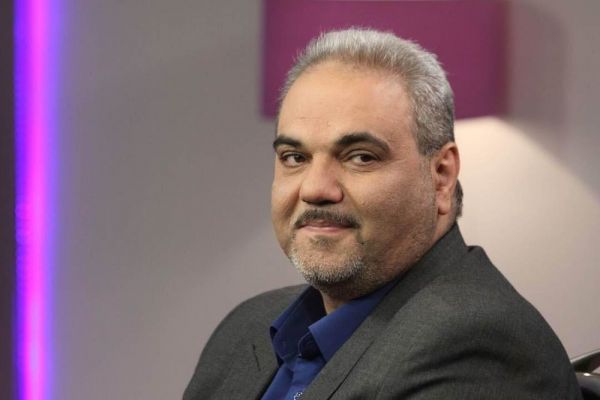  جواد خیابانی بازی استقلال را گزارش می کند