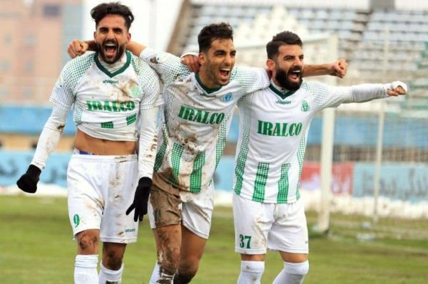 آلومینیوم اراک 4 - ماشینسازی یک چهار چرخ ماشین در برف اراک پنچر شد