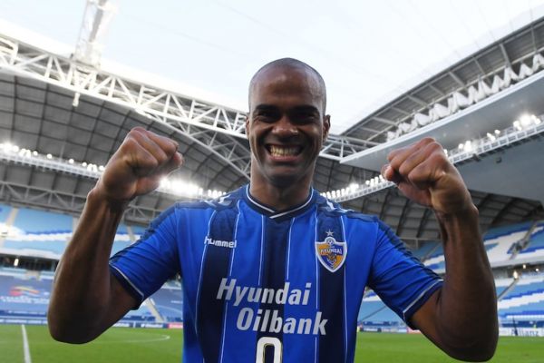 جونیور نگرائو چهره ویژه اولسان هیوندای گلزن، گل ساز و شوتزن