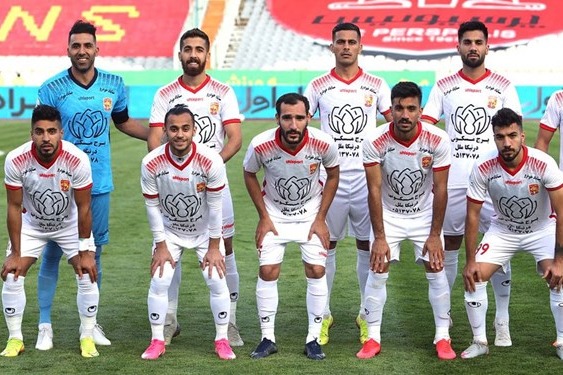 شهرخودروییها قبل از بازی با استقلال میهمان حرم امام رضا ع شدند