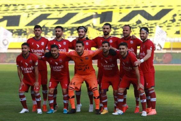 اعتراض شدید هواداران به سرمربی و مدیرعامل نساجی