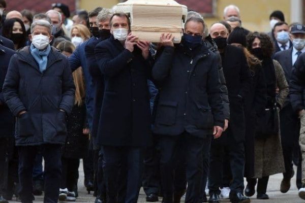 عکس؛ اشکهای روبرتو باجو در مراسم تشییع پائولو روسی