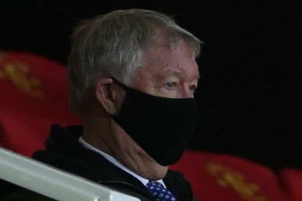  عکس؛ فرگوسن با ماسک در الدترافورد برای دربی منچستر