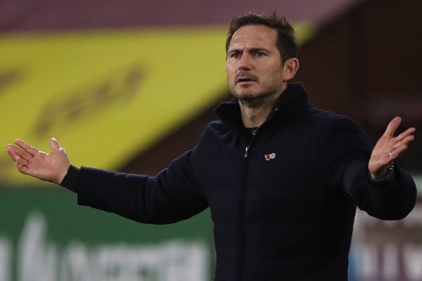 واکنش لمپارد به اظهارات کلوپ صحبت از قهرمانی مسخره است