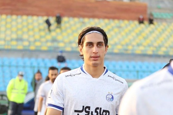 حاشیه بازی شهرخودرو و استقلال نادری مصدوم شد اشتباه عجیب گزارشگر