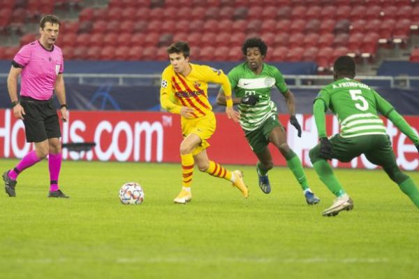  کومان خطاب به ریکی پوچ  تو جاسوس هستی