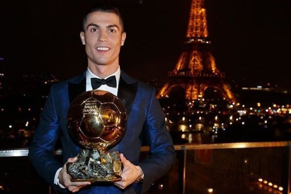 تشکر ویژه رونالدو از فرانس فوتبال با یاد کردن از آخرین توپ طلایش